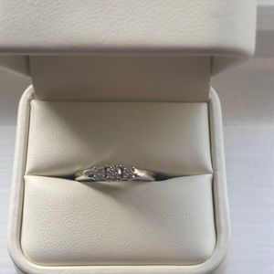 14kt white gold diamond ring